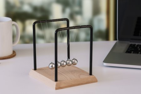 5.5" Newton's Cradle