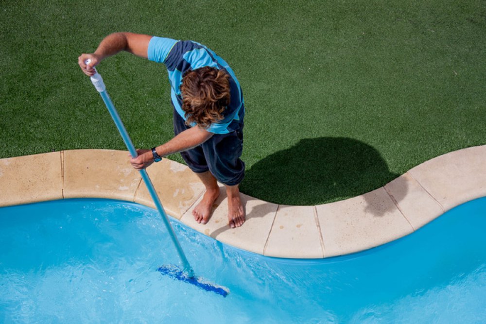 Using The Aqua Select® 18" Plastic Wall Brush